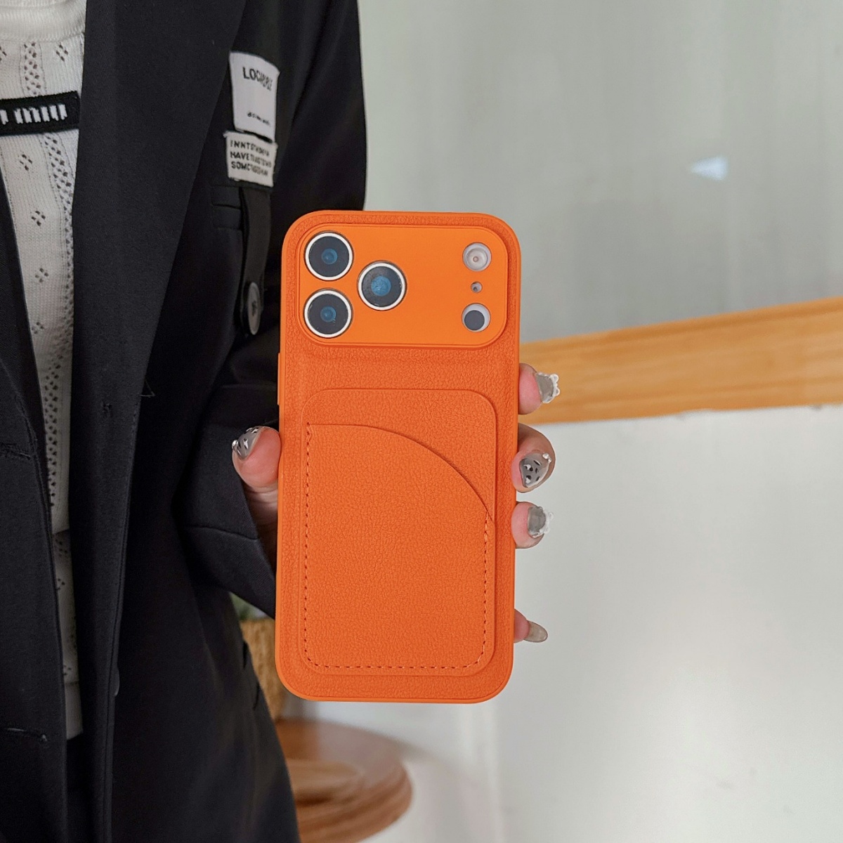 iPhone 17 Air 16 E 15 14 13 12 - Leather X incelemesi ve fiyatı